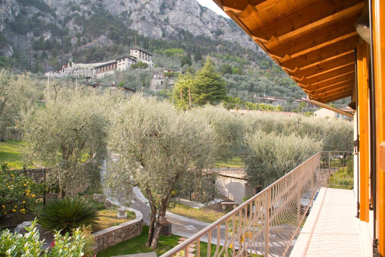 Guesthouse "Villa Tamas" Limone sul Garda Exterior photo