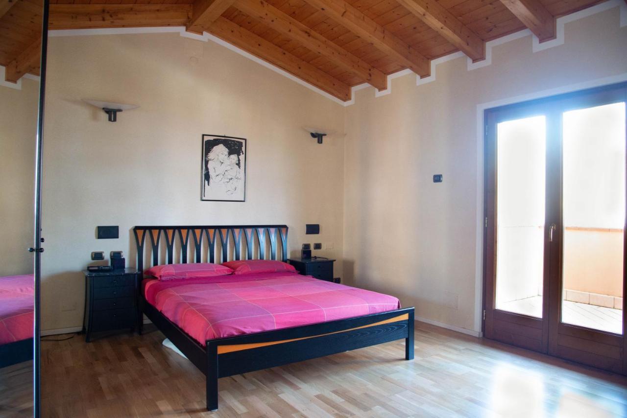 Guesthouse "Villa Tamas" Limone sul Garda Exterior photo